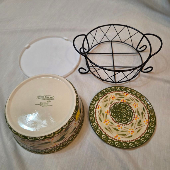 Temp-tations Old World Green Cream 1.5QT Serveware Bowl w/ Lid, Stand & trivet - Picture 6 of 9